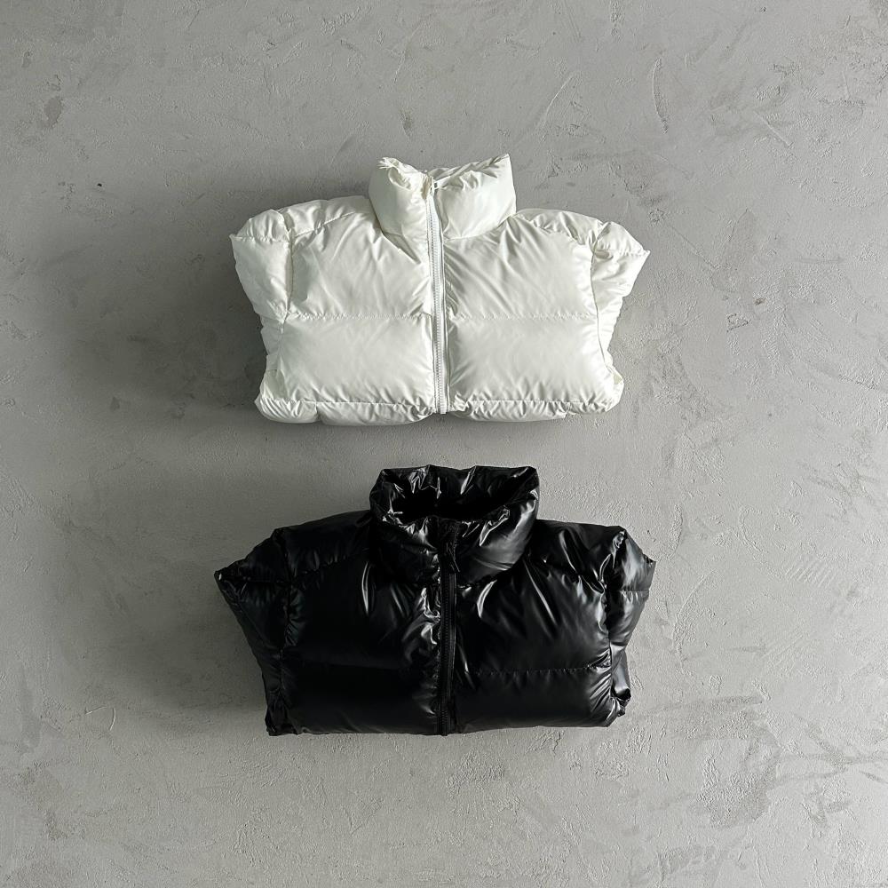 Trapstar Irongate Embossed Puffer Jacket - Black/White