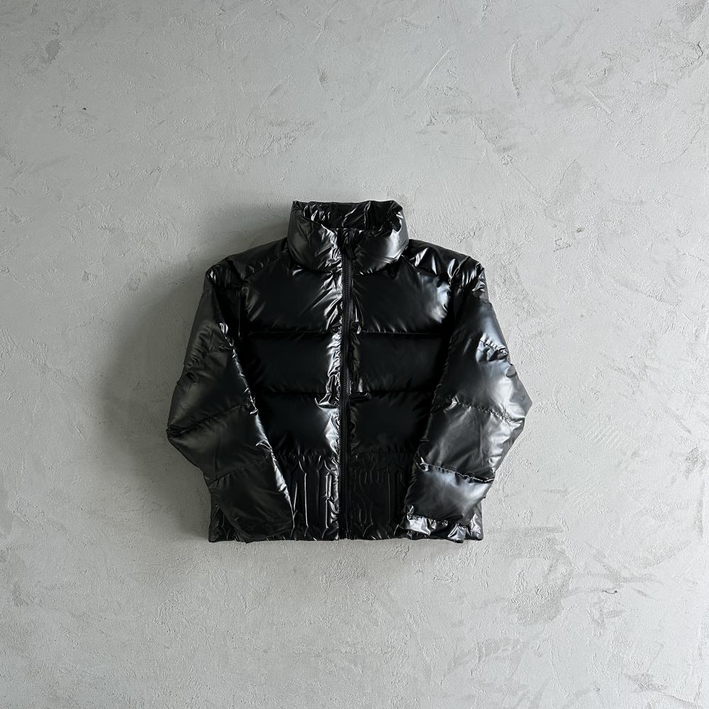 Trapstar Irongate Embossed Puffer Jacket - Black/White