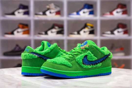 Nike SB Dunk Low - Grateful Dead Bears