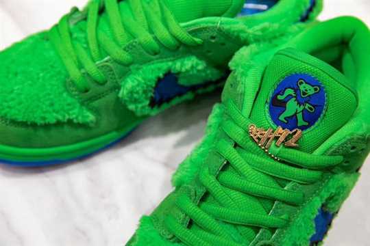 Nike SB Dunk Low - Grateful Dead Bears