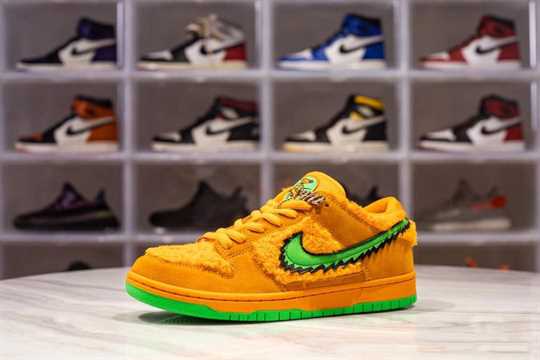 Nike SB Dunk Low - Grateful Dead Bears Orange