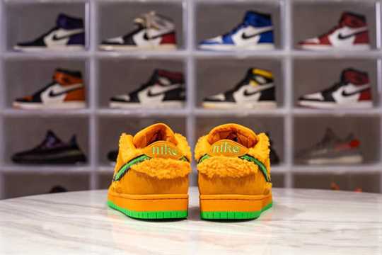 Nike SB Dunk Low - Grateful Dead Bears Orange