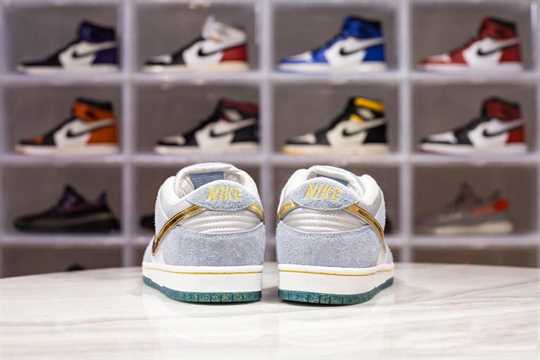 Nike SB Dunk Low - Sean Cliver