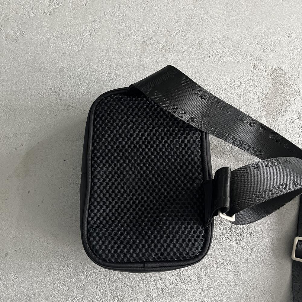 Trapstar Small T Crossbody Bag - Black