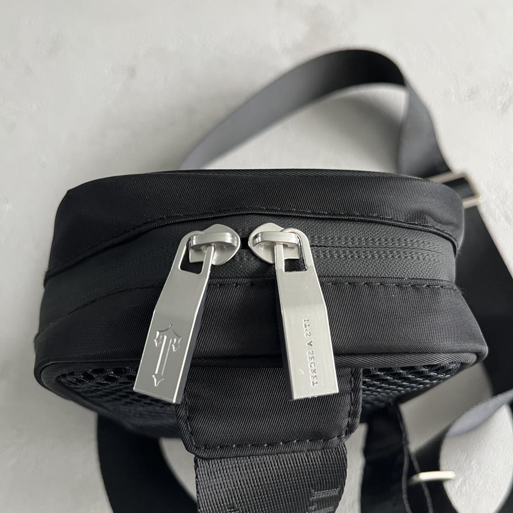 Trapstar Small T Crossbody Bag - Black