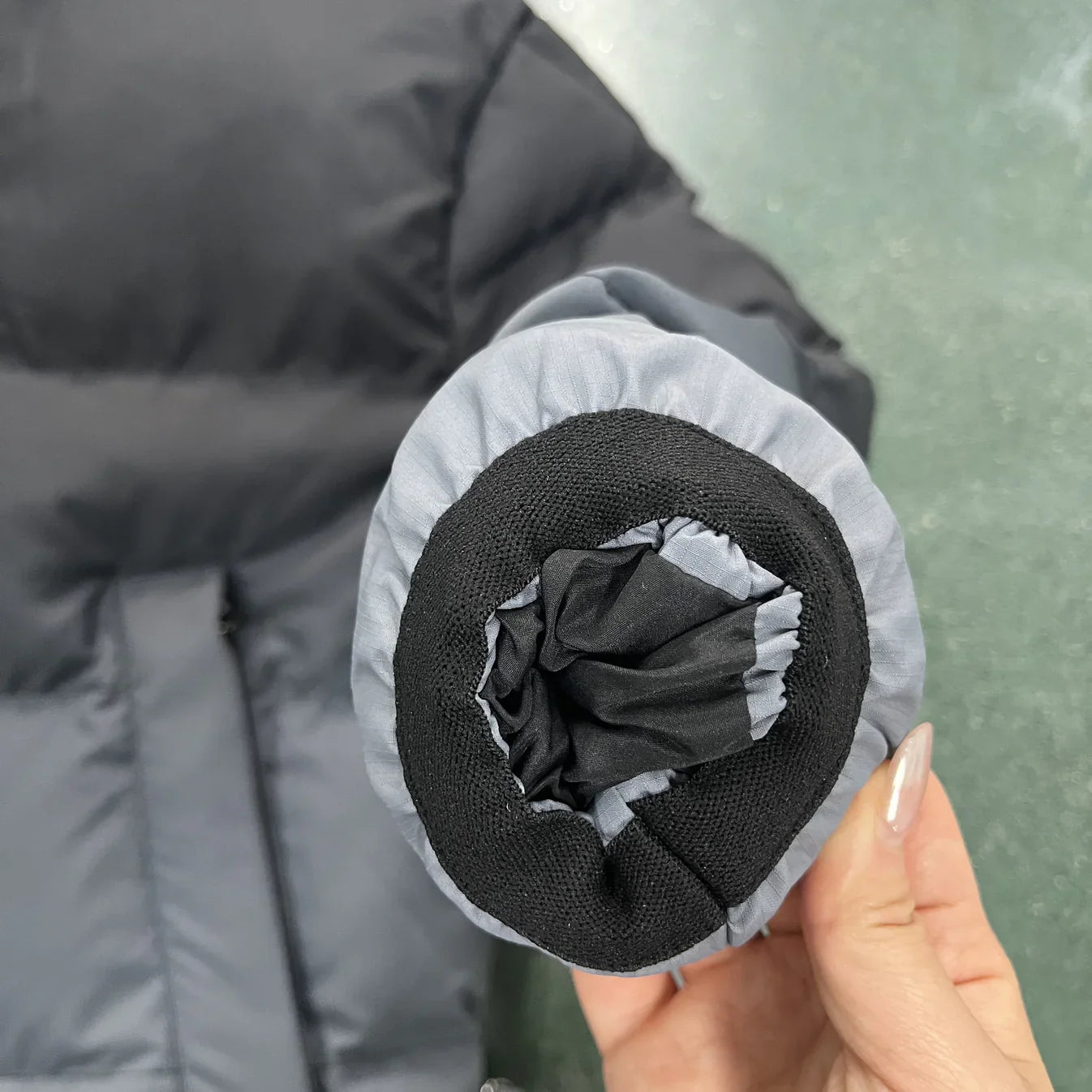 Trapstar Decoded 2025 Hooded Puffer - Black Gradient