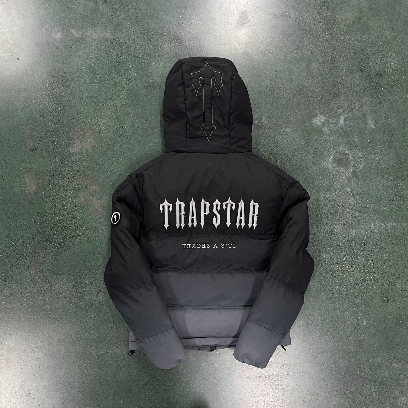 Trapstar Decoded 2025 Hooded Puffer - Black Gradient