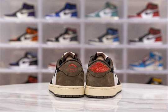 Jordan 1 Low - Travis Scott 'Mocha'