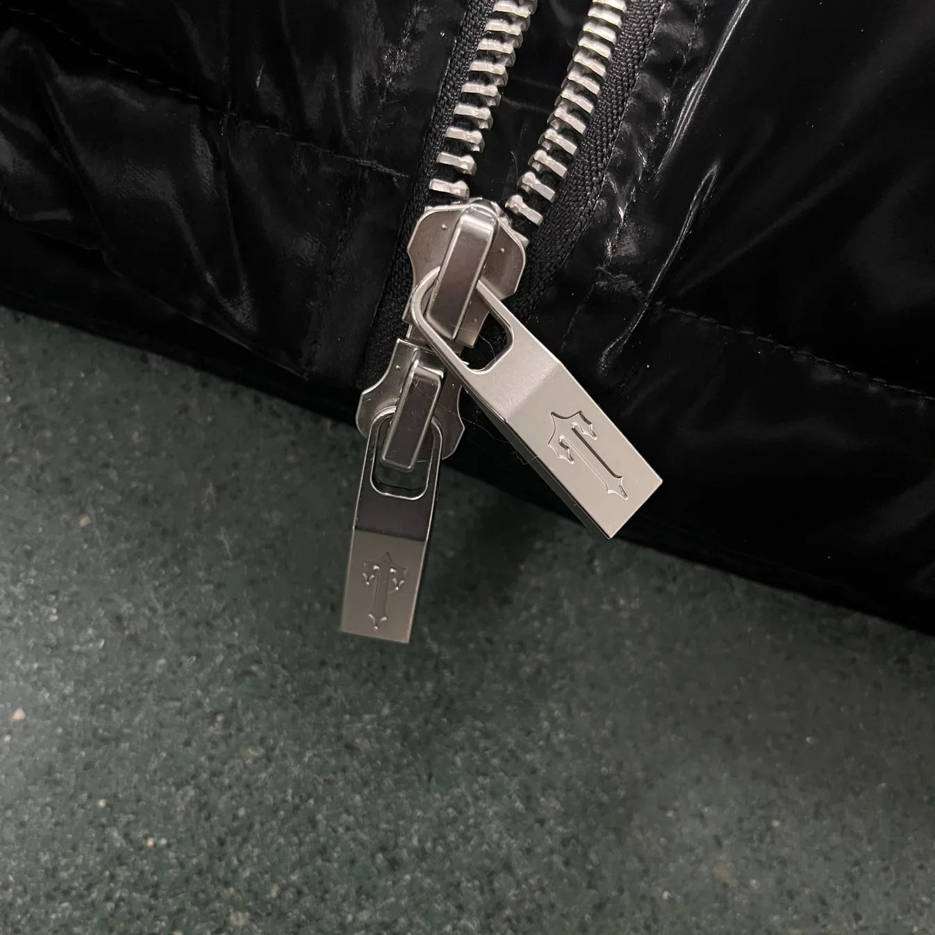 Trapstar Irongate T Shiny Puffer Jacket - Black