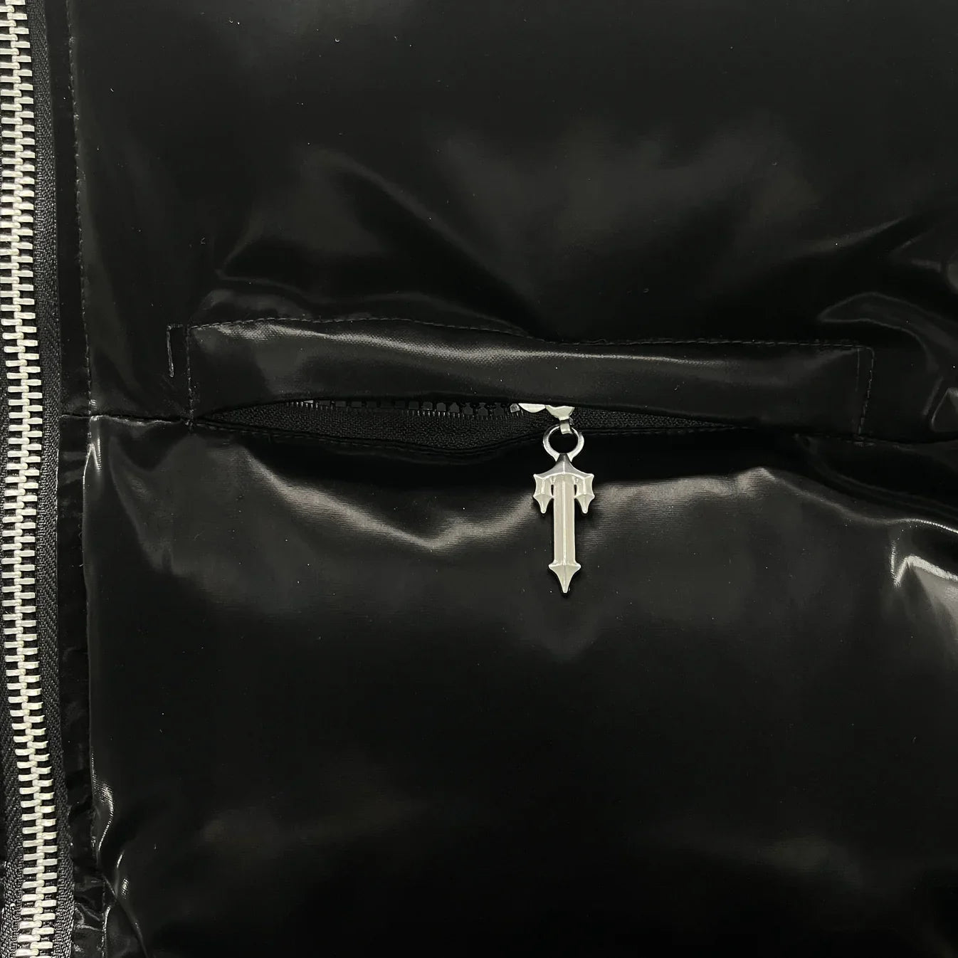 Trapstar Irongate T Shiny Puffer Jacket - Black