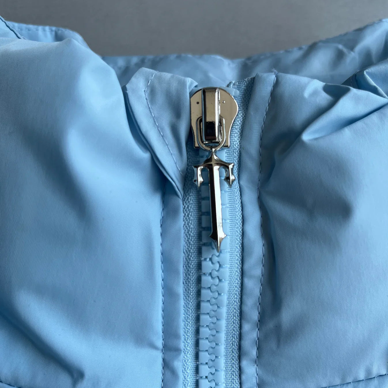 Trapstar Women's Irongate Detachable Hooded Puffer - Baby Blue